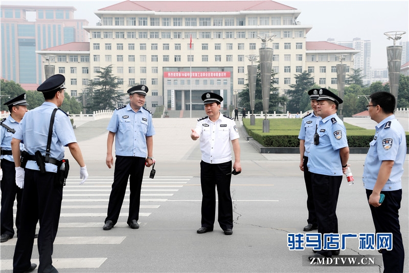 數(shù)千名民警為2016年中國(guó)農(nóng)產(chǎn)品加工業(yè)投資貿(mào)易洽談會(huì)勝利召開(kāi)保駕護(hù)航