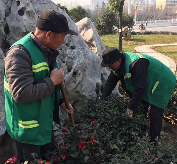 創(chuàng)建文明城市 爭(zhēng)做文明市民 愛護(hù)公共景觀 要從自身做起