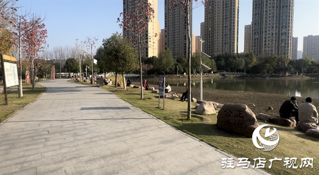 冬日暖陽(yáng)下 市民共享公園生態(tài)之美