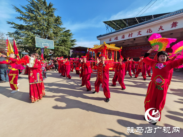 平輿縣十字路鄉(xiāng)開展傳統(tǒng)花轎文化藝術(shù)展演展示活動(dòng)