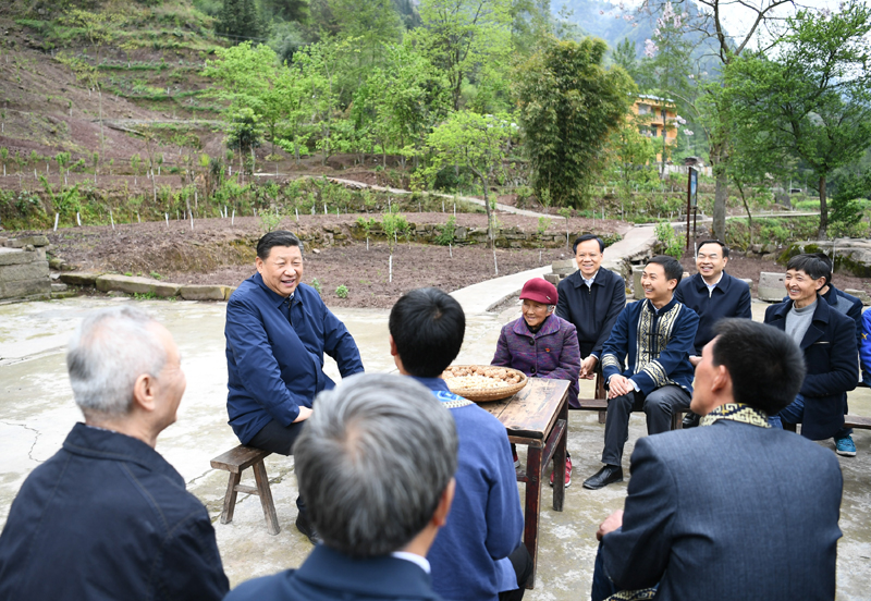 習(xí)近平總書記的“板凳座談會”